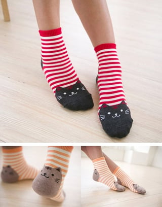 Cat-Socks-with-Stripes01.jpg